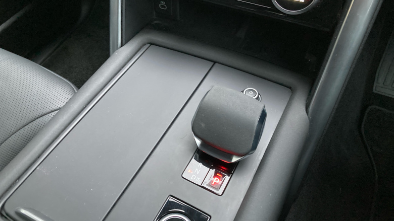 Land Rover Discovery 3.0 D300 Dynamic HSE 5dr Auto Diesel Station Wagon